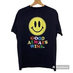 Good Always Wins Smiley combed cotton Teeshirt in black. Men’s Large